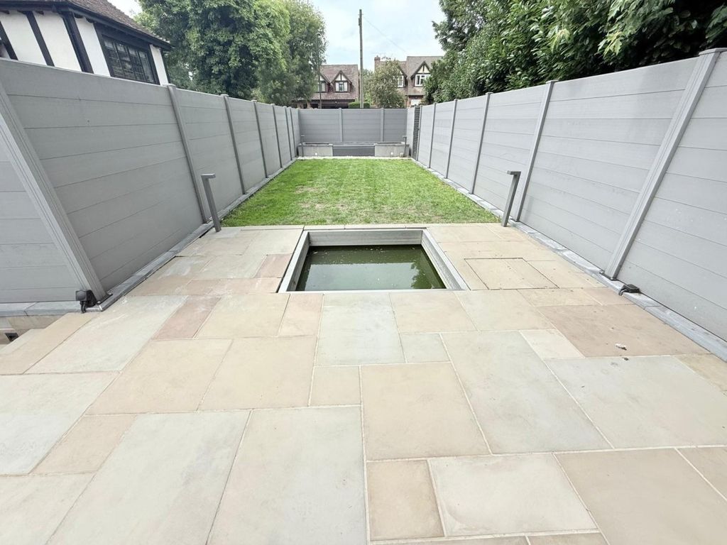 Additional image 21 of 3 bed flat to rentBeech Hill Avenue, Hadley Wood EN4