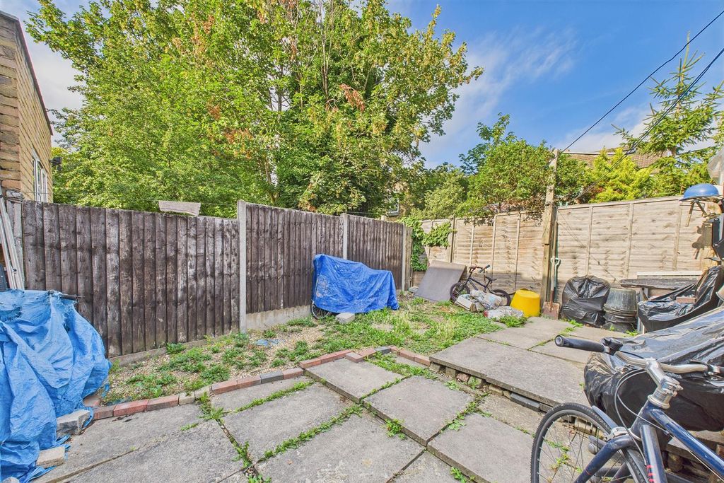 Property photo 2 of 15 Cam02700G0-Pr0346-Still007.Jpg