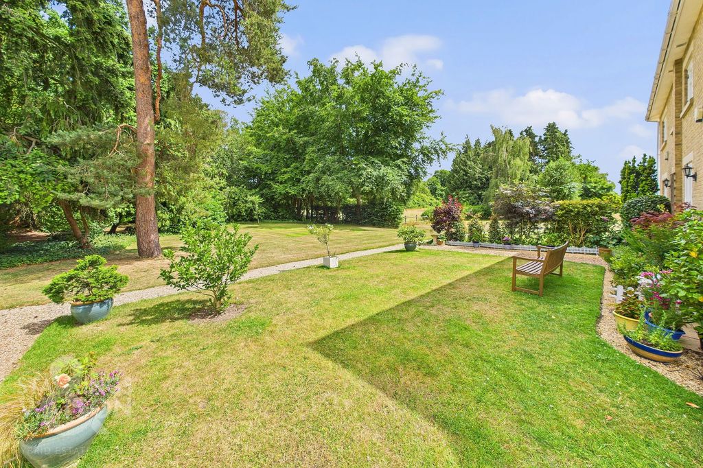 Property photo 1 of 24