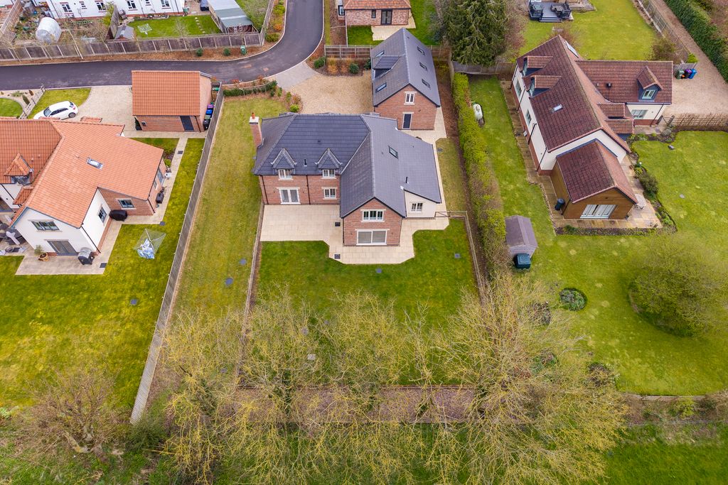 Property photo 3 of 38