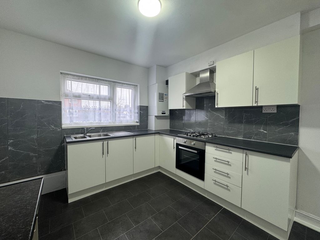 Property photo 3 of 13 Image