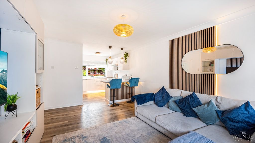 Property photo 2 of 30 4617834