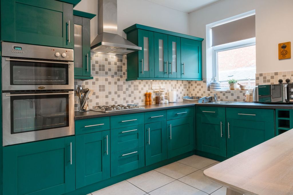 Property photo 3 of 20