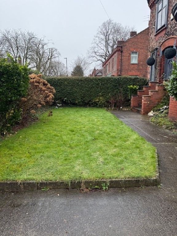 Property photo 3 of 24 Front Garden