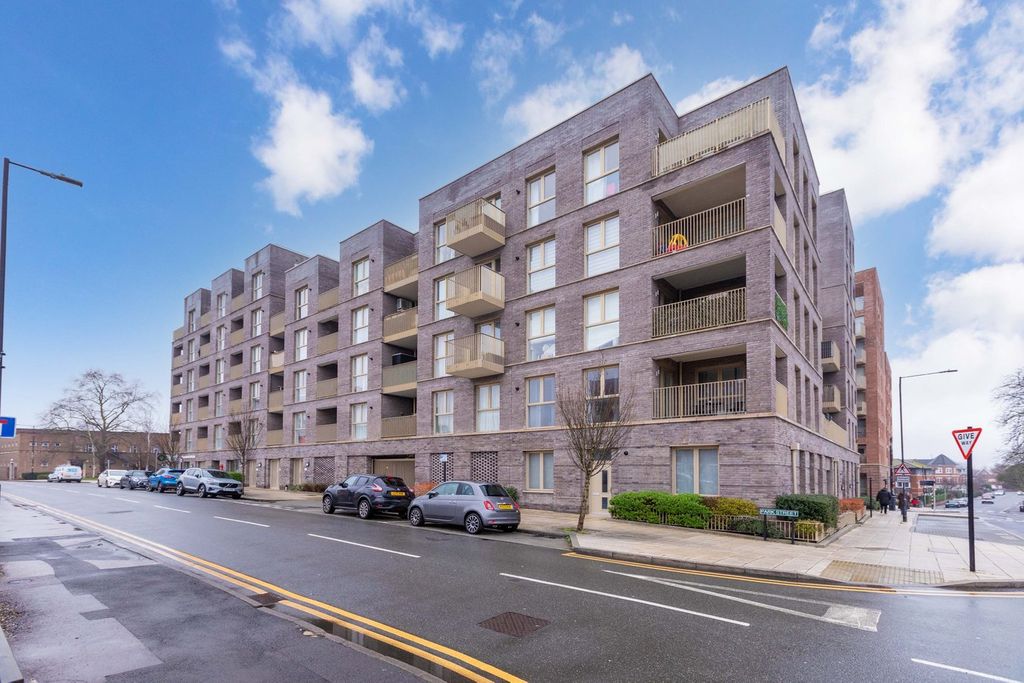 Property photo 1 of 12