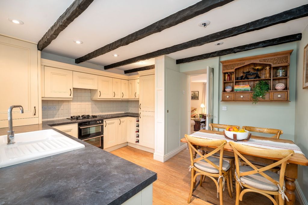 Property photo 3 of 22 Picture No. 16