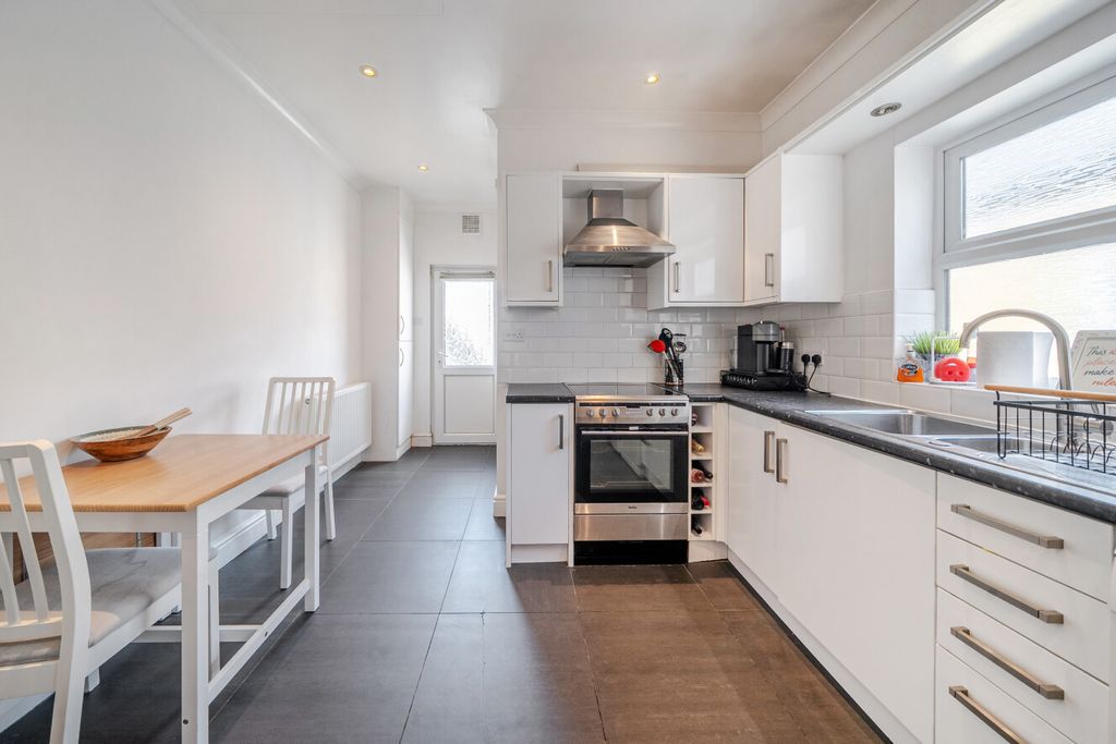 Property photo 2 of 18 1477579-11-6A311A...