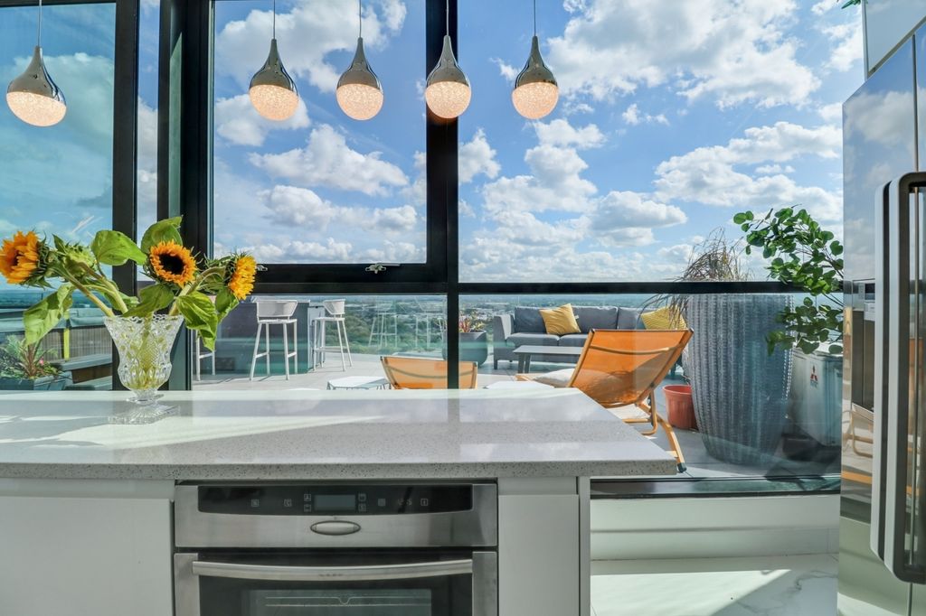 Property photo 3 of 21 Img_3406