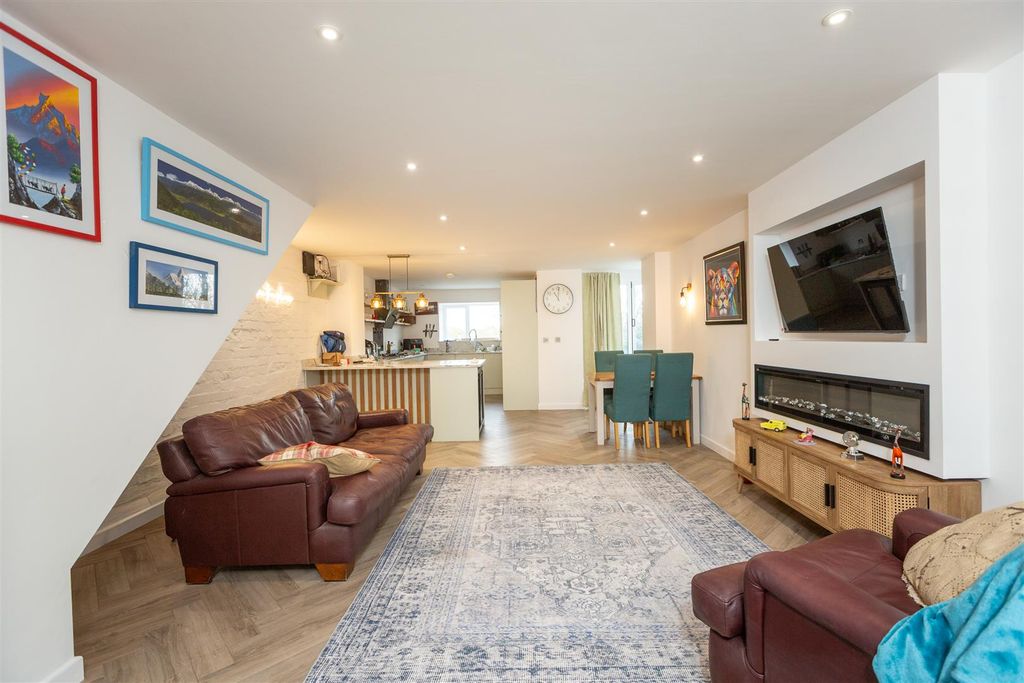 Property photo 2 of 37 Cz0A5664.Jpg