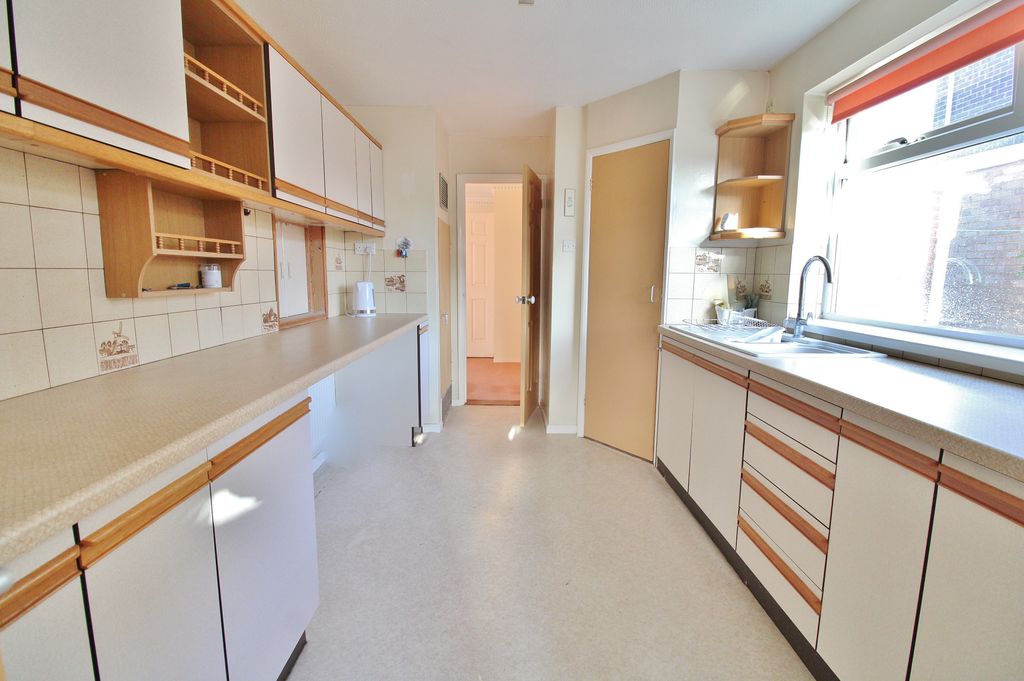 Property photo 2 of 21