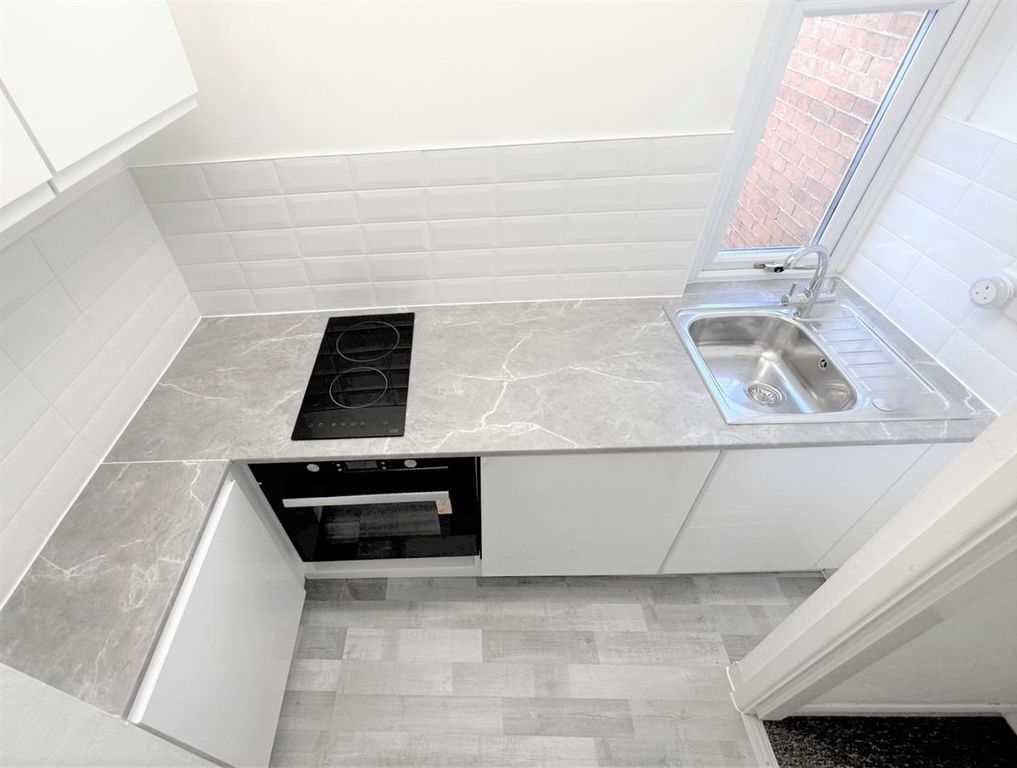 Property photo 3 of 5 Kitchen 2 (4).Jpg