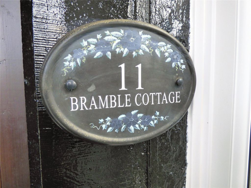 Property photo 2 of 11 Bramble Cottage