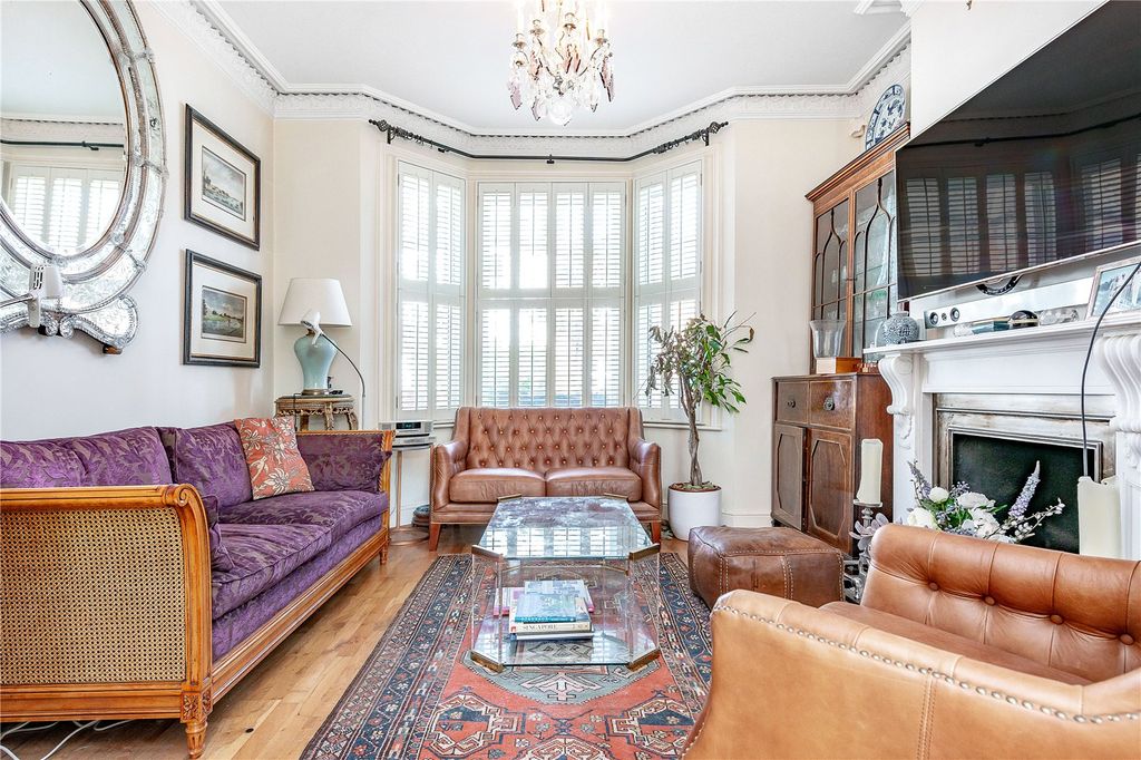 Property photo 2 of 11