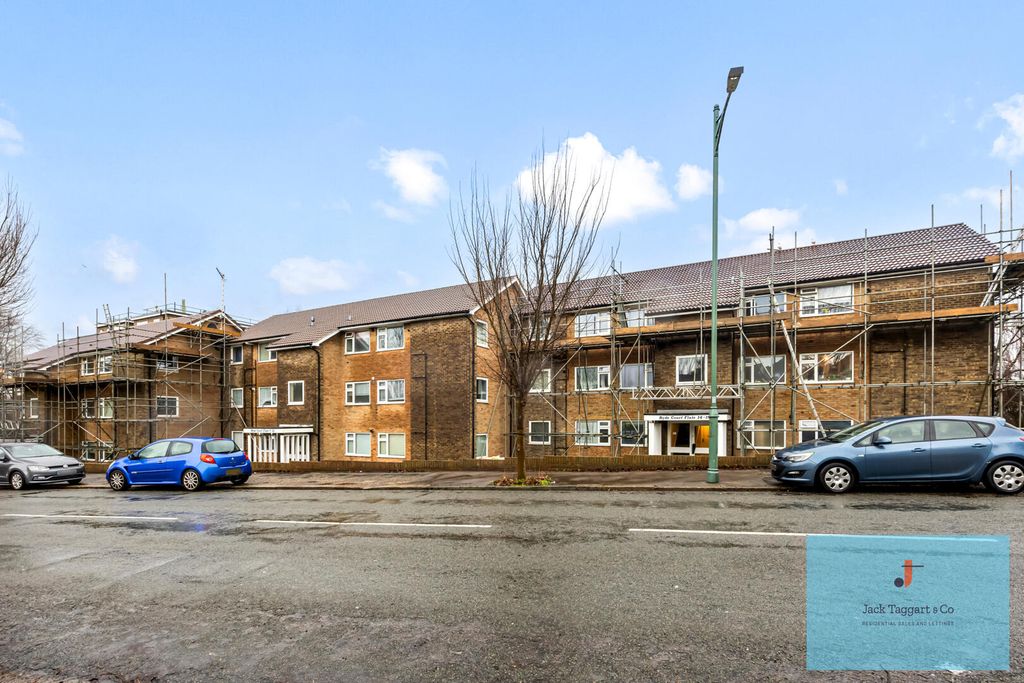 Property photo 2 of 19 Front (Exterior)