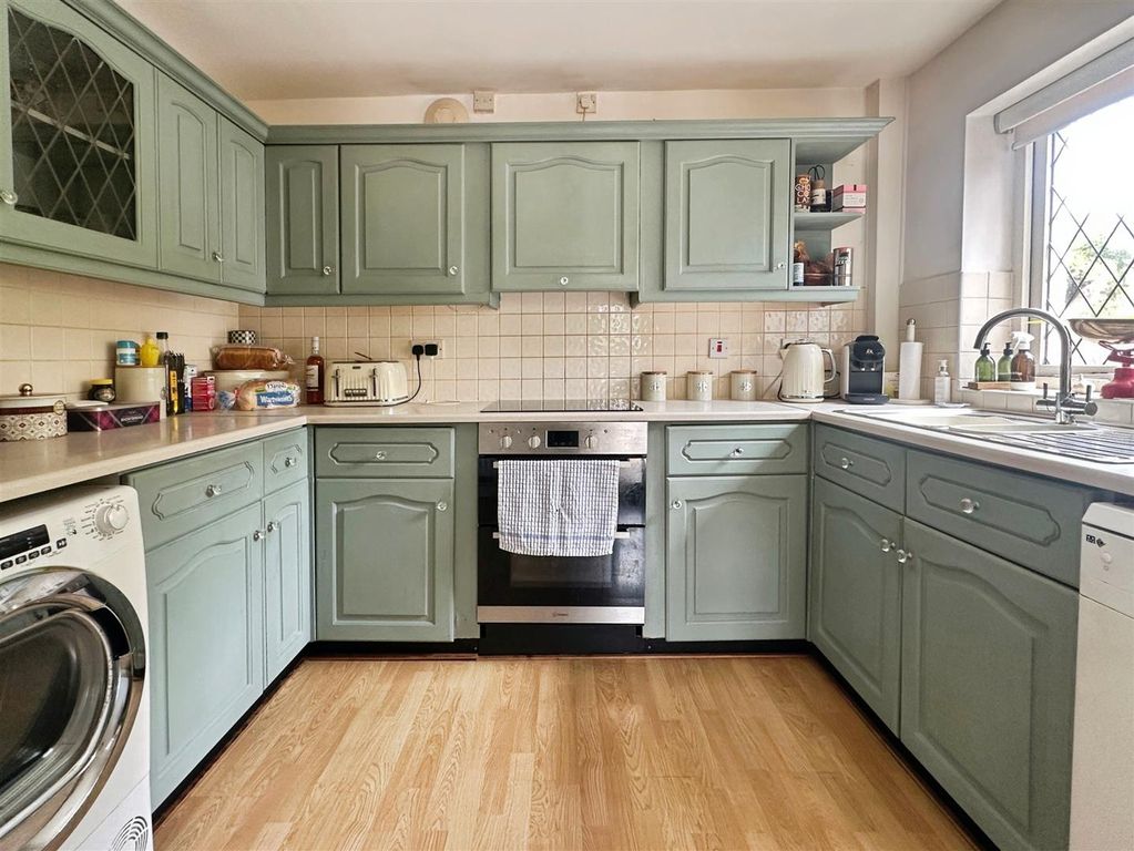 Property photo 3 of 18 Kitchen.Jpg