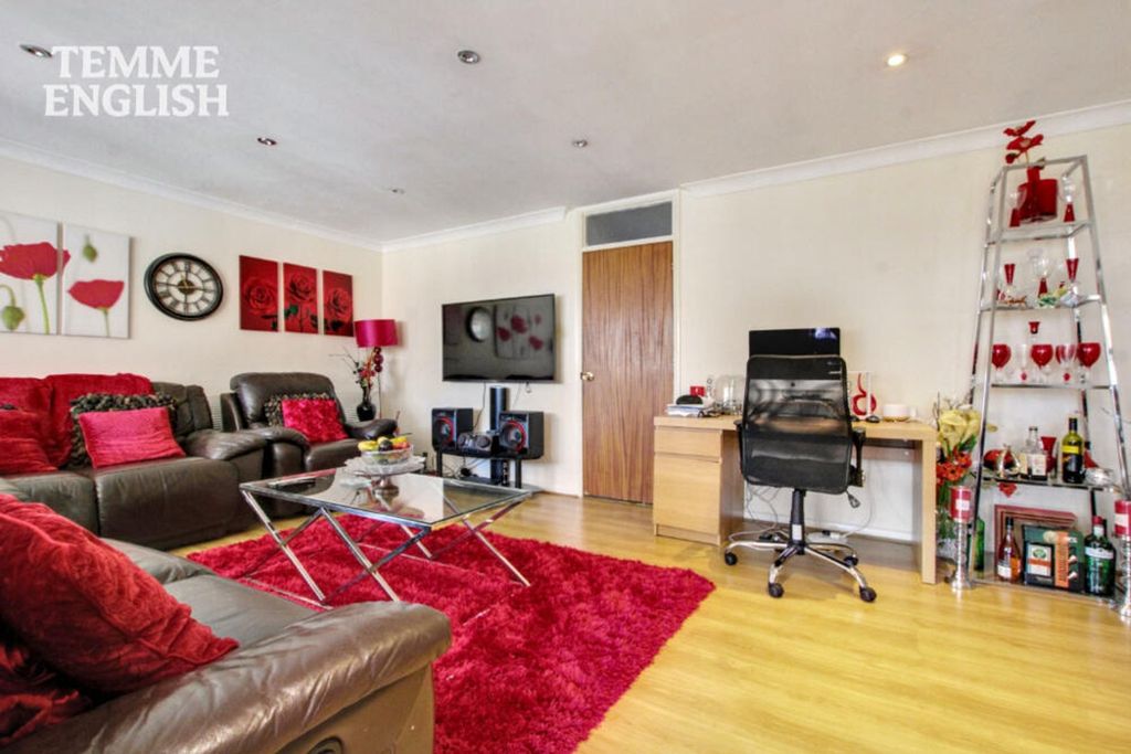 Property photo 2 of 22