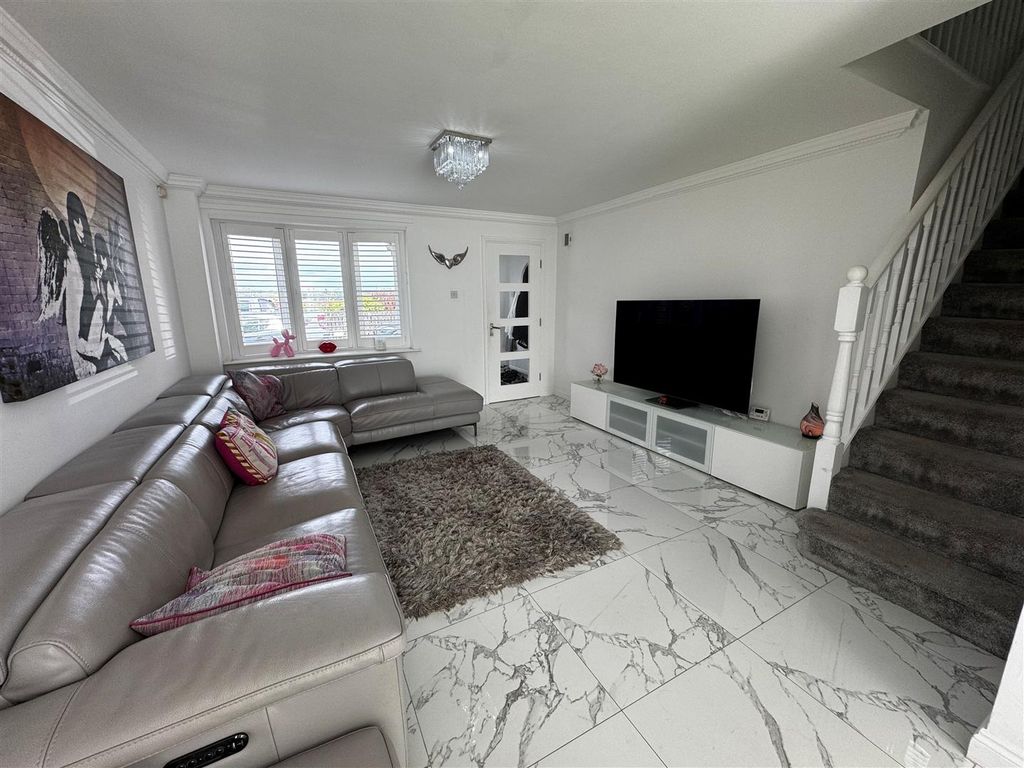 Property photo 2 of 16 Hart.Jpg