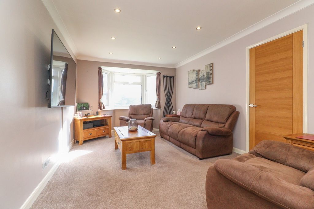 Property photo 2 of 16 Picture 2