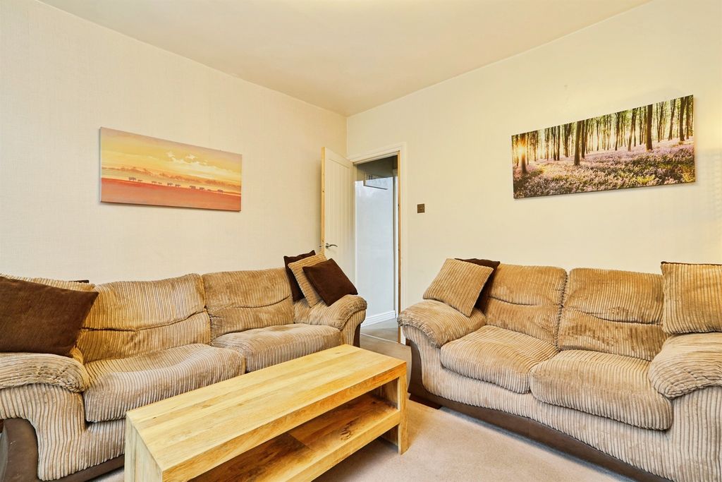 Property photo 3 of 24