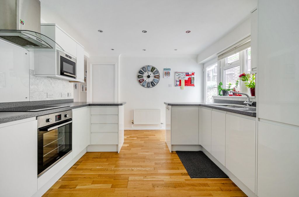 Property photo 3 of 14 Kitchen