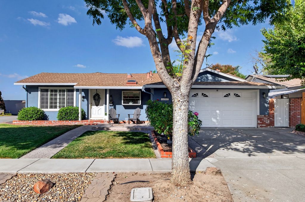 Property photo 1 of 43