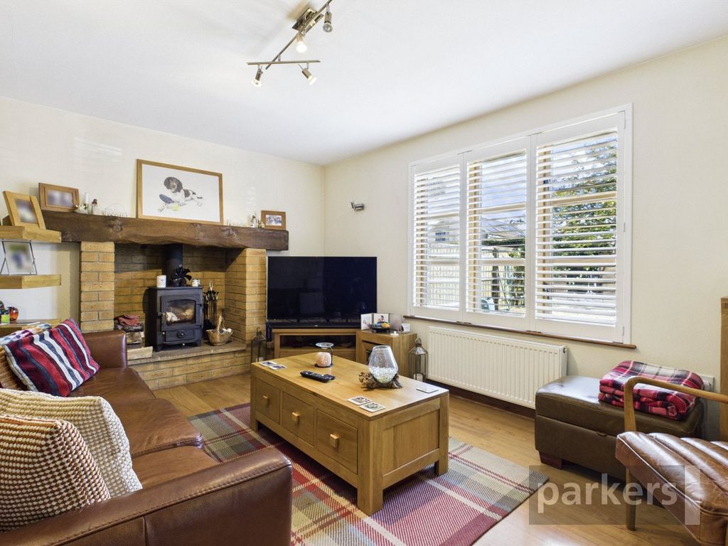 Property photo 2 of 38 Living Room