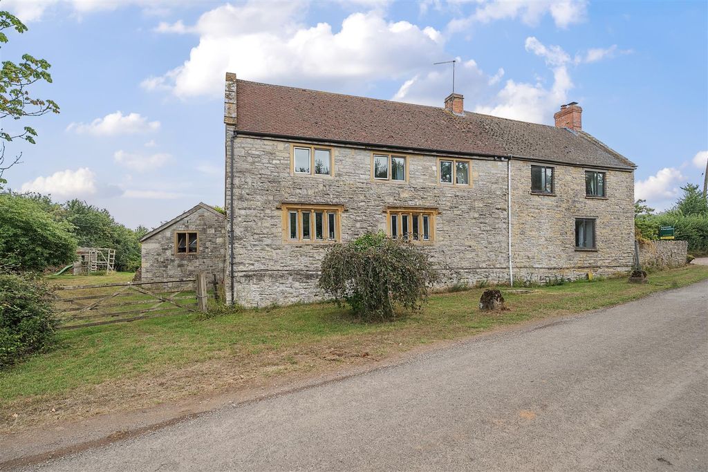 Property photo 1 of 18 Front