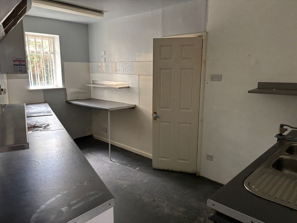 Property photo 2 of 3