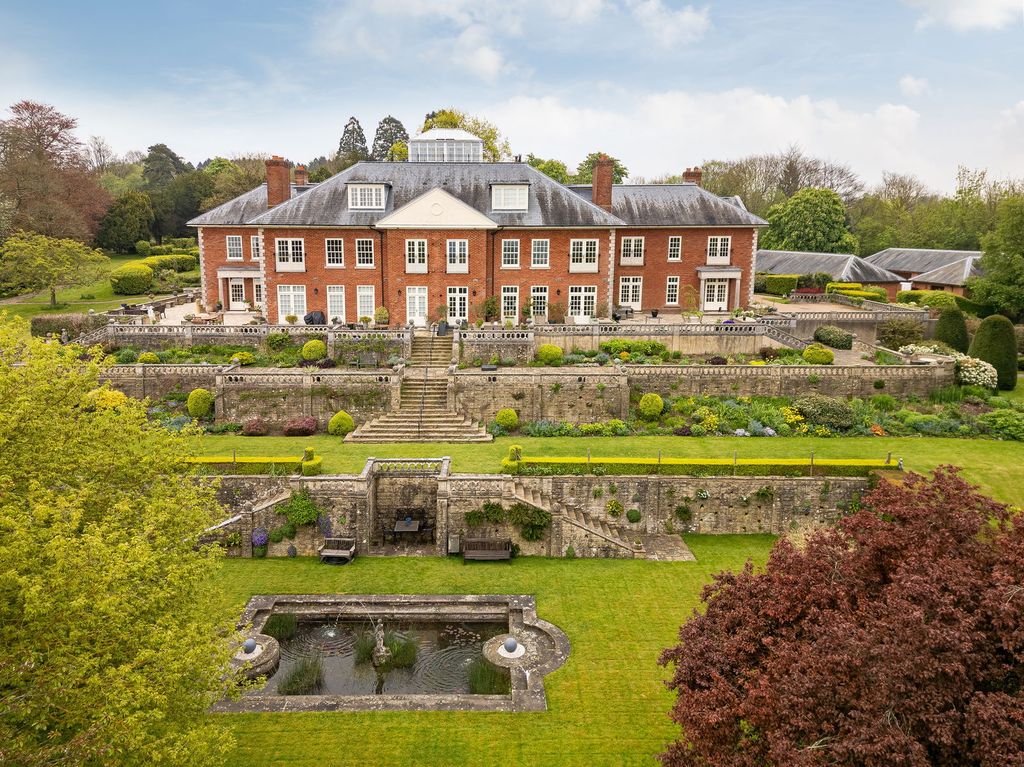 Property photo 1 of 32