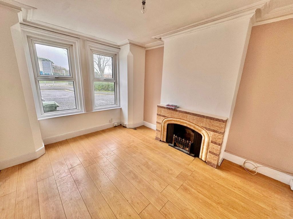 Property photo 3 of 12 Living Room