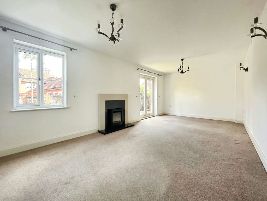 Property photo 2 of 18 Image
