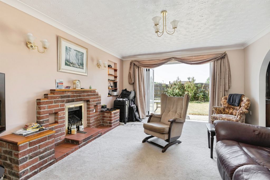 Property photo 3 of 17