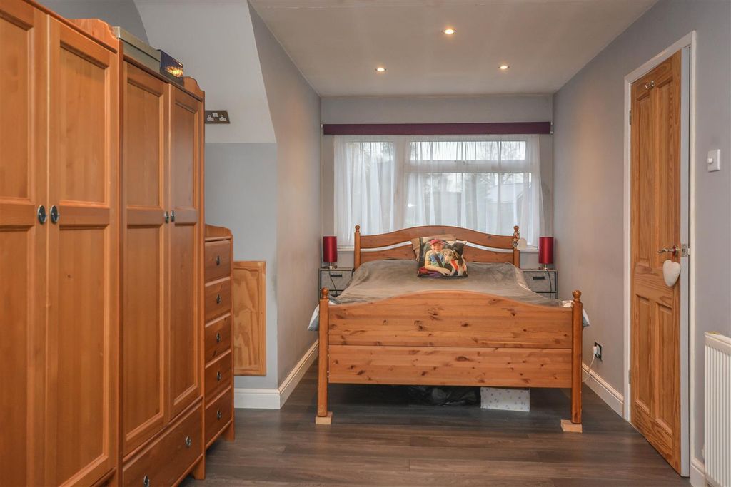 Additional image 7 of 3 bed detached house for saleOrchard Lane, Pilgrims Hatch, Brentwood CM15