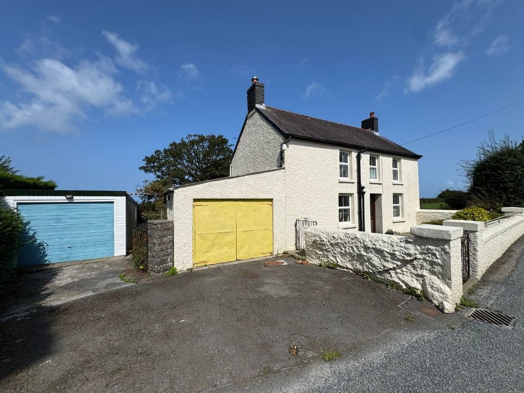 Property photo 2 of 39
