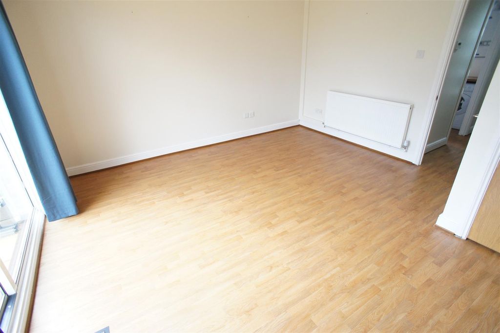 Property photo 3 of 9 Werqw.Jpg