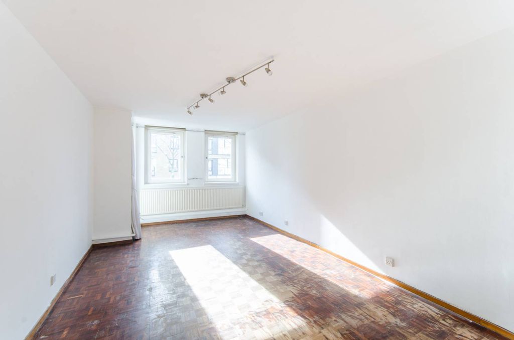 Property photo 2 of 11