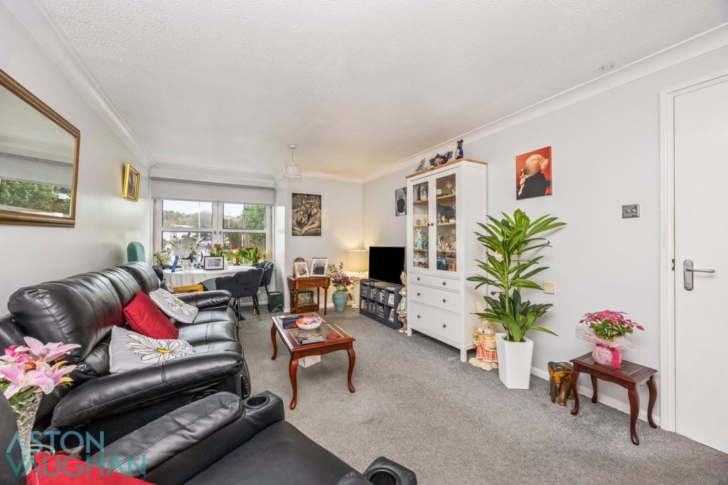 Property photo 3 of 23 5690785