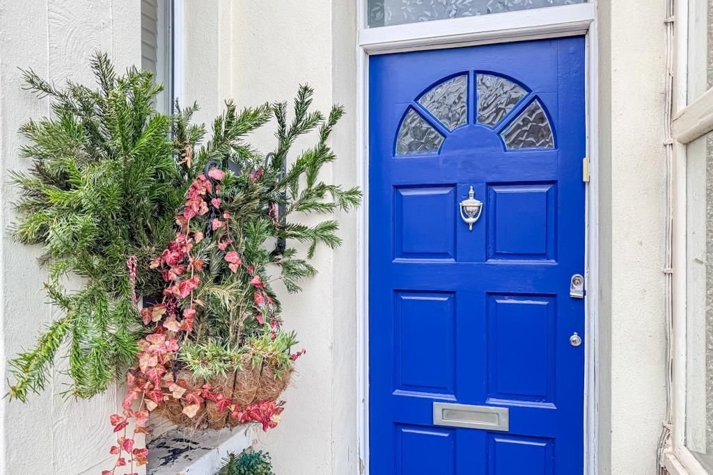 Property photo 1 of 17 Front