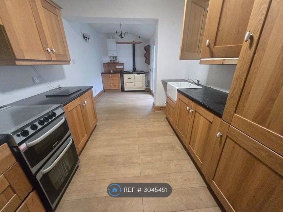 Property photo 3 of 15 Kitchen