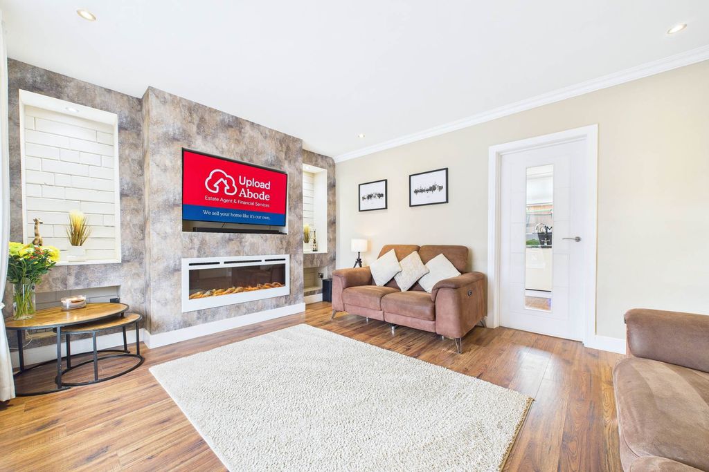 Property photo 2 of 27