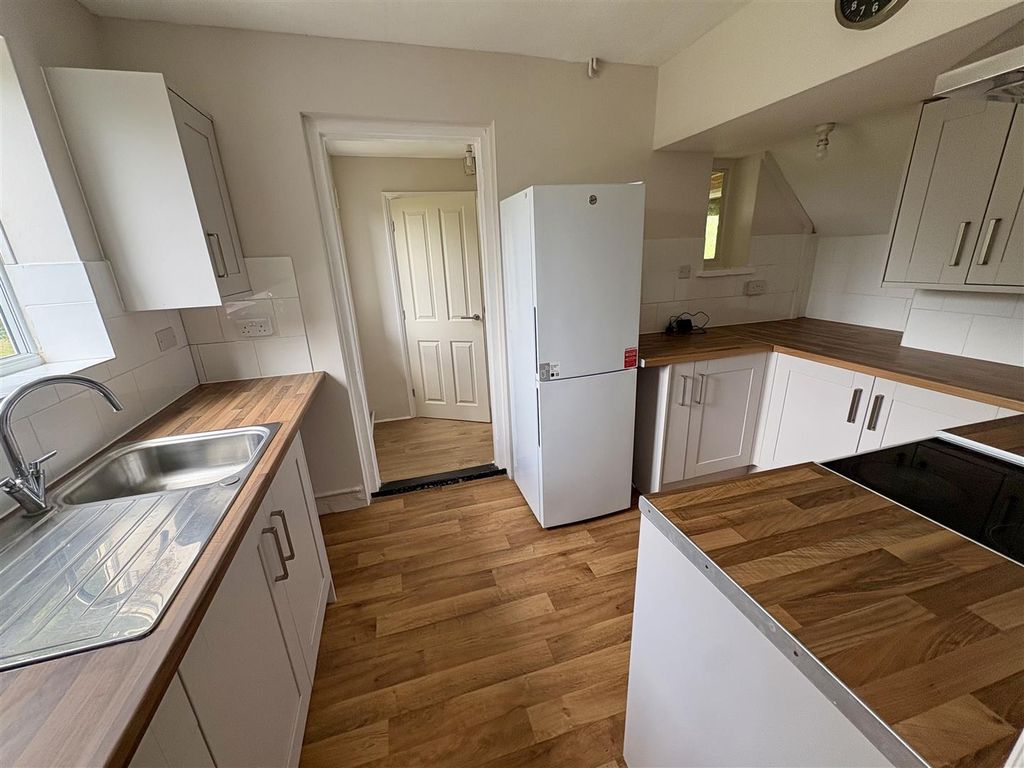 Property photo 3 of 16 Kitchen