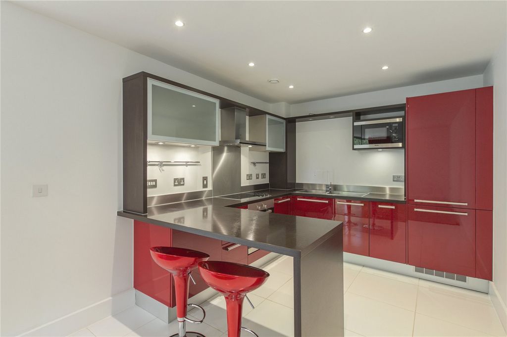 Property photo 2 of 9 Kitchen