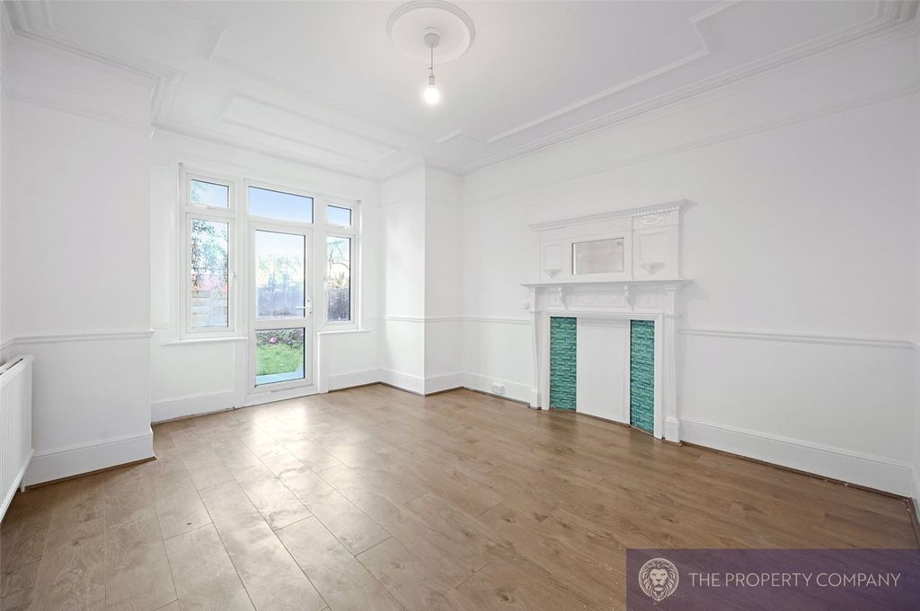 Property photo 2 of 12 Picture No. 18