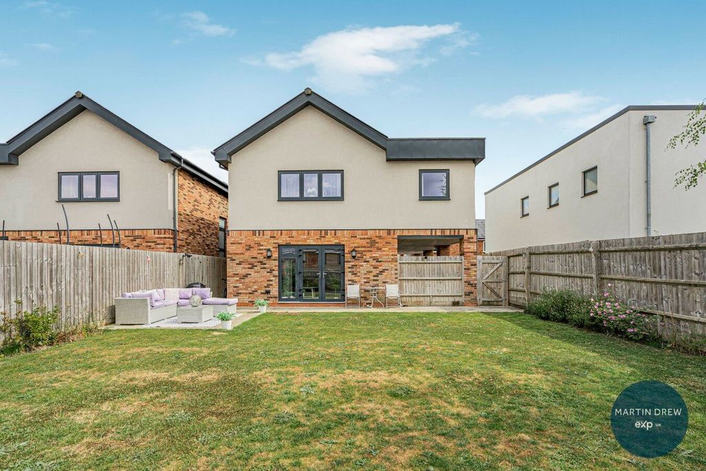 Property photo 2 of 14