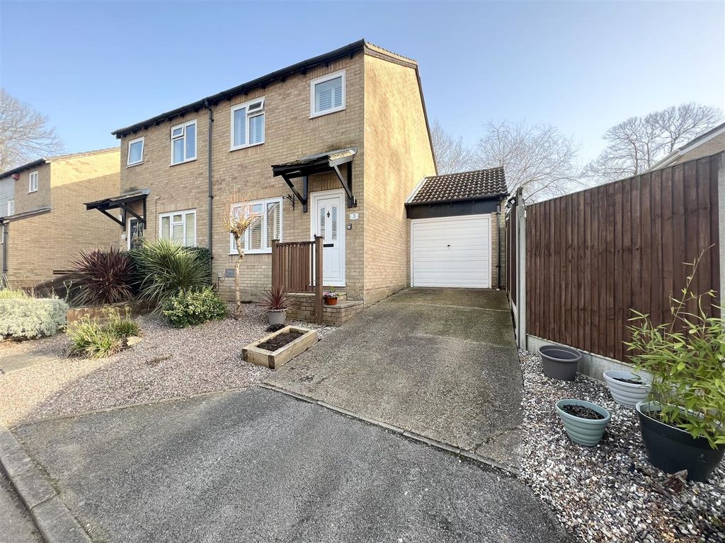 Property photo 2 of 17 External