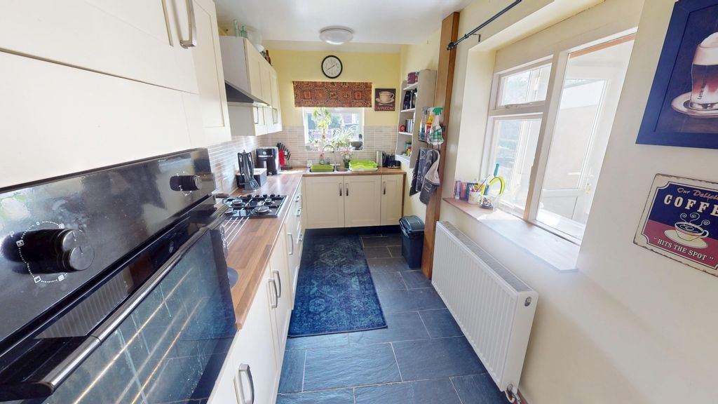 Property photo 2 of 16 3941444