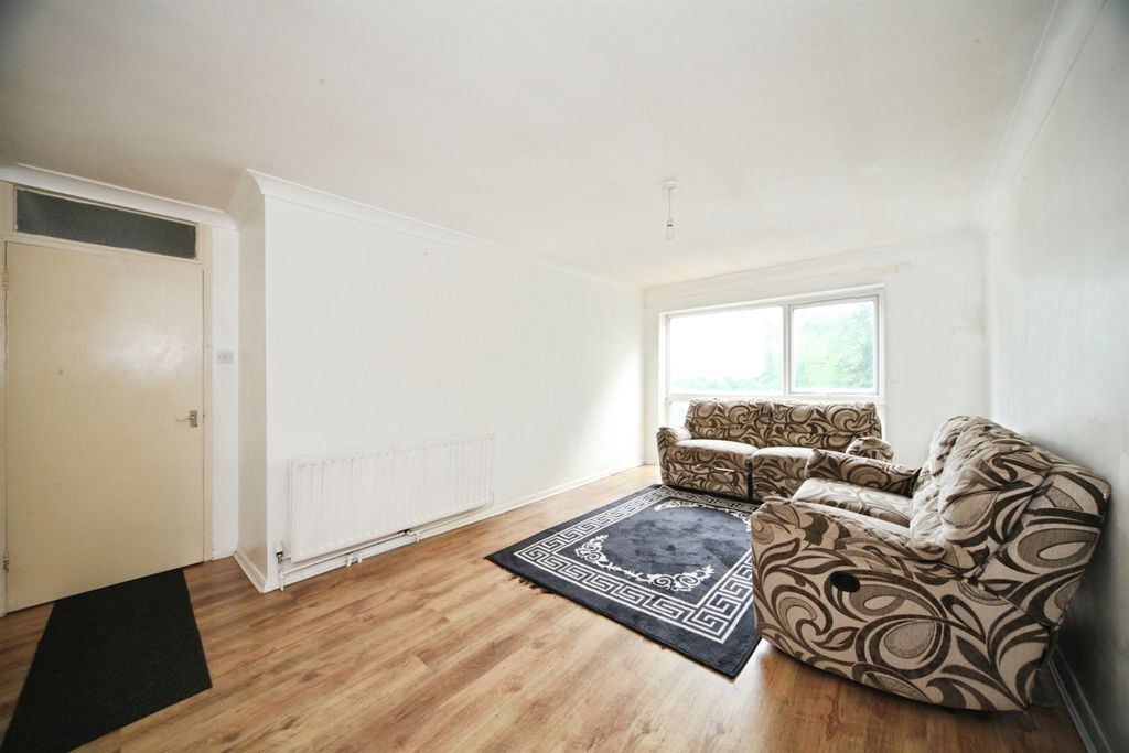 Property photo 3 of 12
