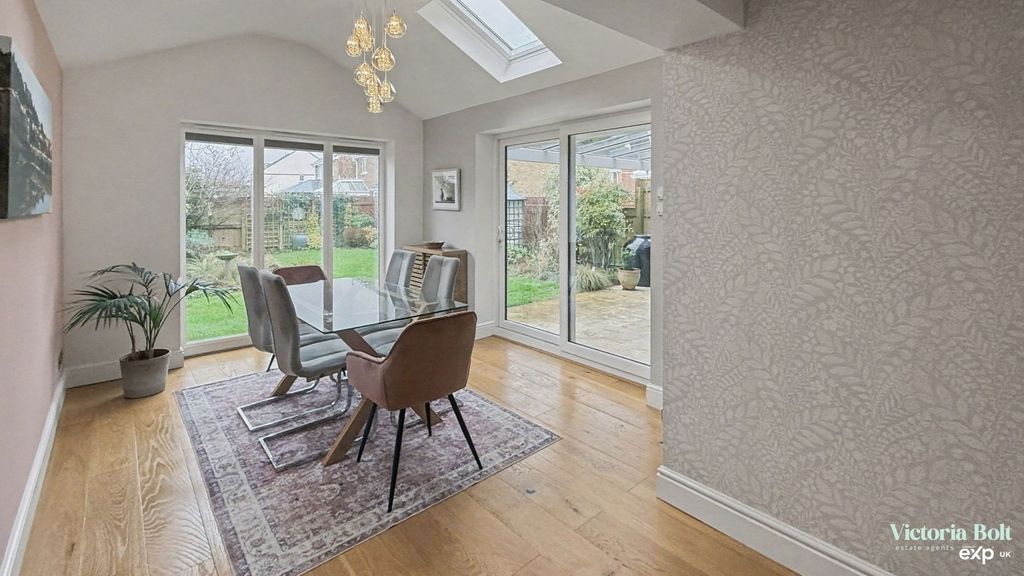 Property photo 3 of 24