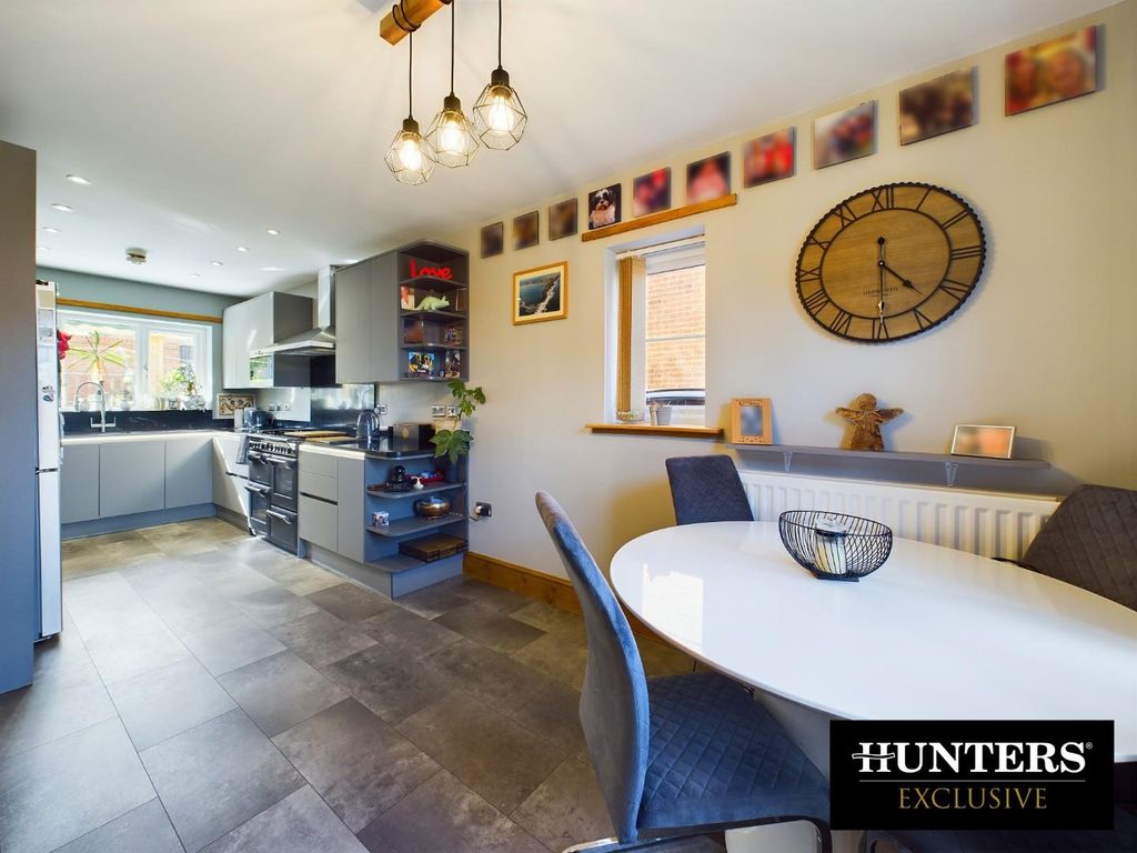 Property photo 2 of 24 Kitchen/Diner