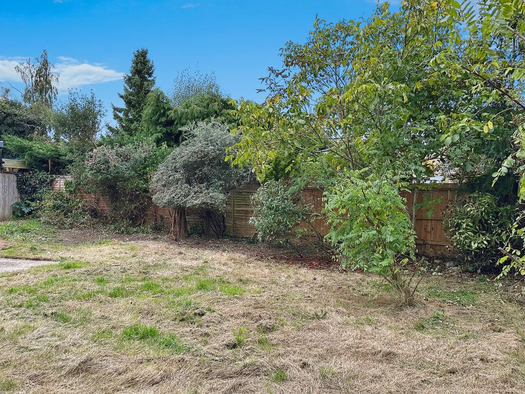 Property photo 2 of 10 Garden